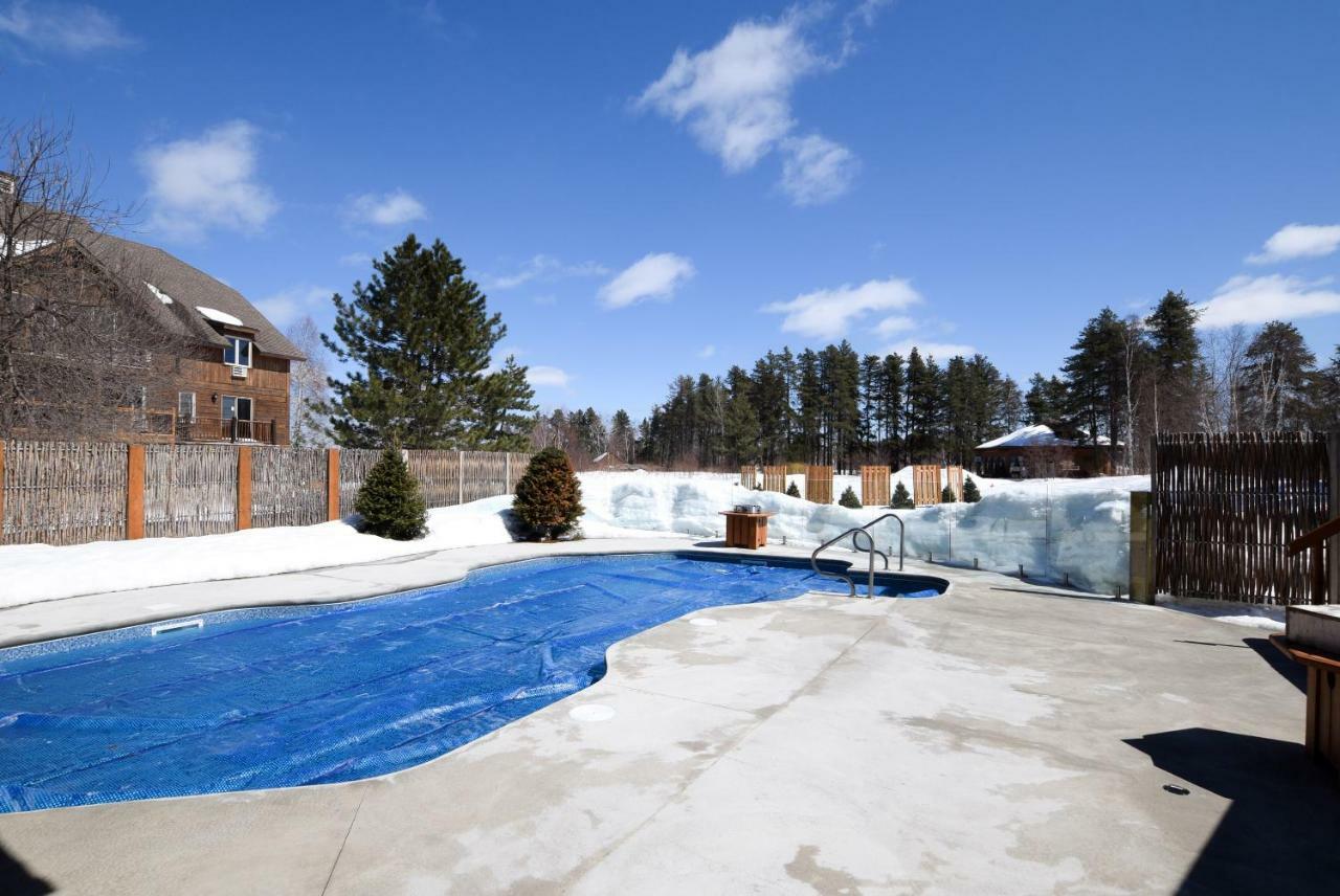 Les Condos Du Lac Taureau- Rooms & Condos Saint-Michel des Saints Exterior photo